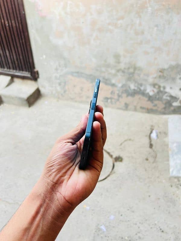 iphone 12 pro max 256Gb factory unlock 3
