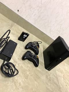 xbox 360 e slim jtag with 2 controllers