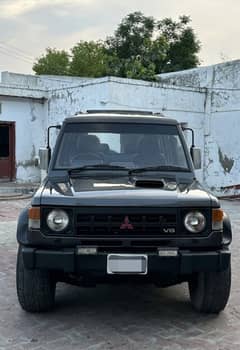 Mitsubishi Pajero 1987