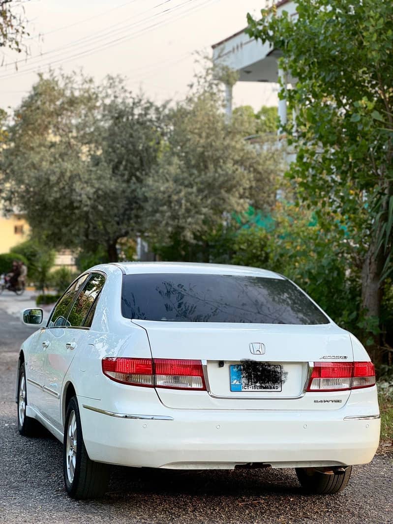 Honda Accord CM5 1