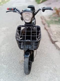 kids electric scooty