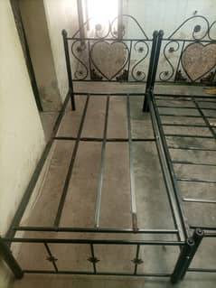 2 single beds in low price