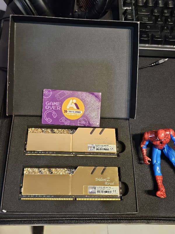 Amd ryzen 5 5600 with Asus Rog Strix X470-FGaming royal gold trident z 8