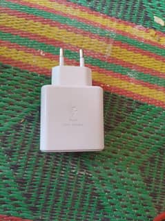 one pluse charger  33 walt  fast charger types c to c