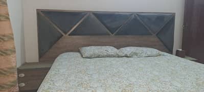 king size bed with dresser