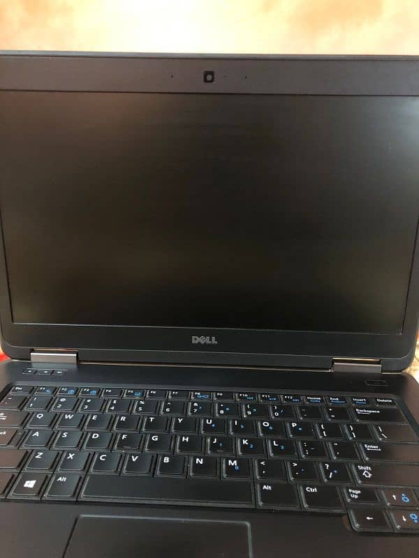 dell latitude core i3 4th gen 9