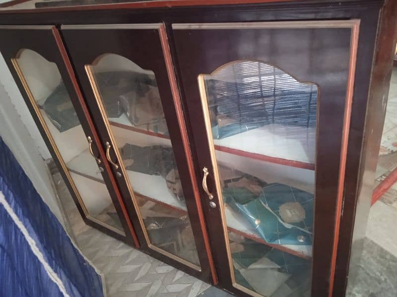 show case in good condition 0