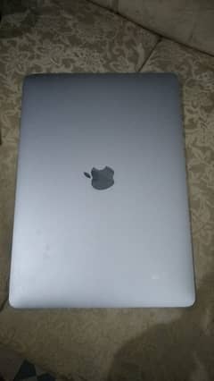 MacBook Pro 2017 9/10 condition