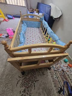 90% new crib, barely used