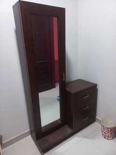 dressing table