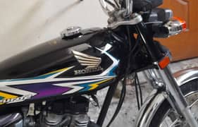 Honda 125 biometric majood hai
