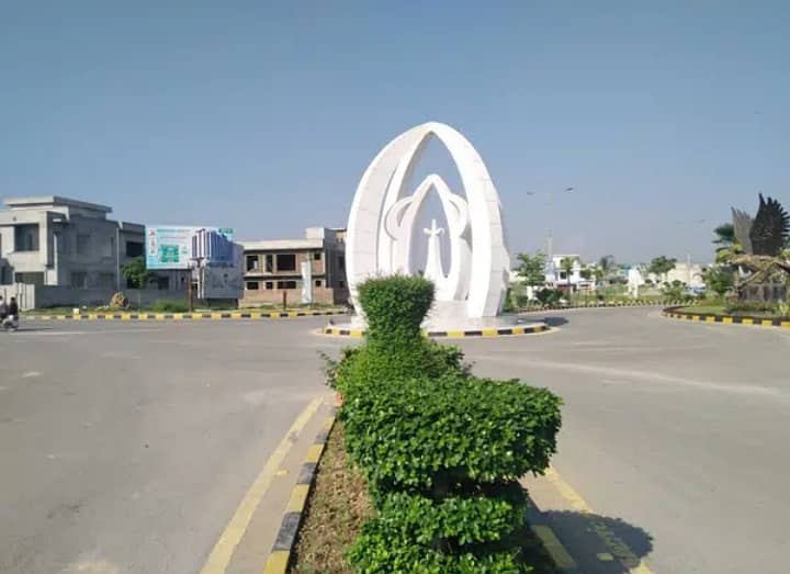 8 MARLA PLOT FOR SALE in FAISAL TOWN BLOCK C 37