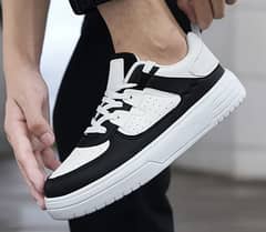 Light weight sports shoes