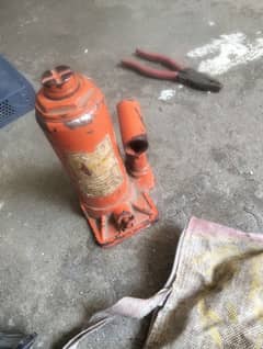 Hidrolic Jeck car and hooter