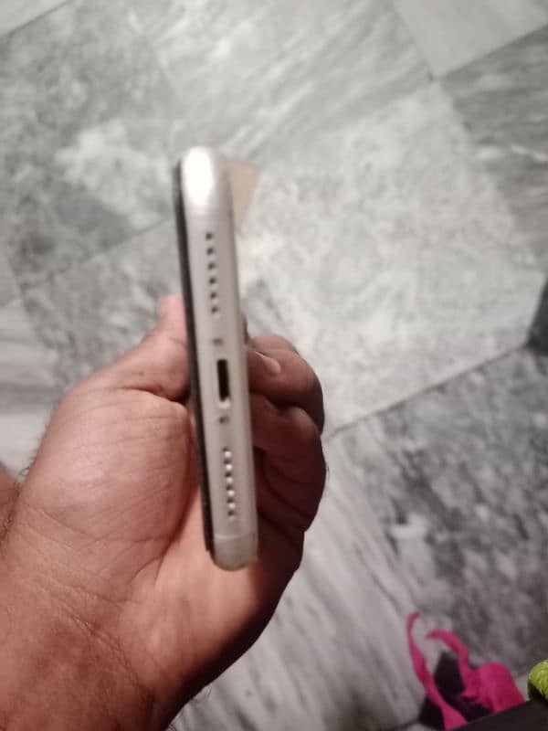 Iphone XR Non PTA Factory Unlock with Box 4