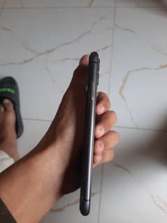 iPhone 11 JV Black 10/10 with box