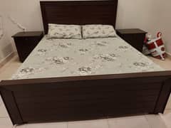 Queen size bed