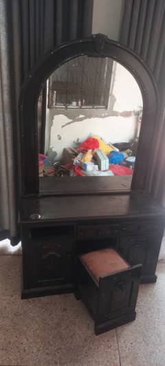 Dressing table ( singaar maize )