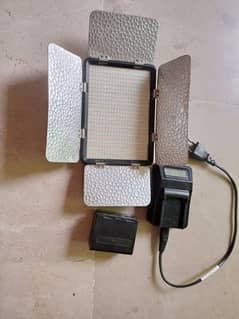 DSLR APKINA LED LIGHT BATTERY AND CHARGER