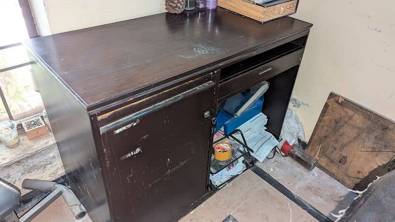 Computer Table with two cabinets and a keyboard and mouse Tray 2