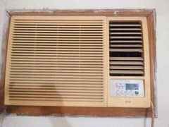 window AC LG Brand works fine