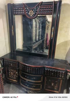 dressing table good condition mein