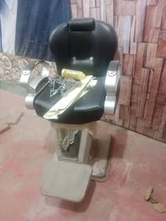 salon ka all saman sale krna ha 03033896303