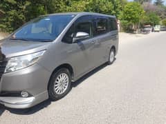 Toyota Noah 2015