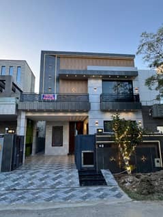 8 Marla Brand New Modern House