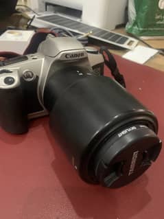 Canon EOS 500n SLR camera