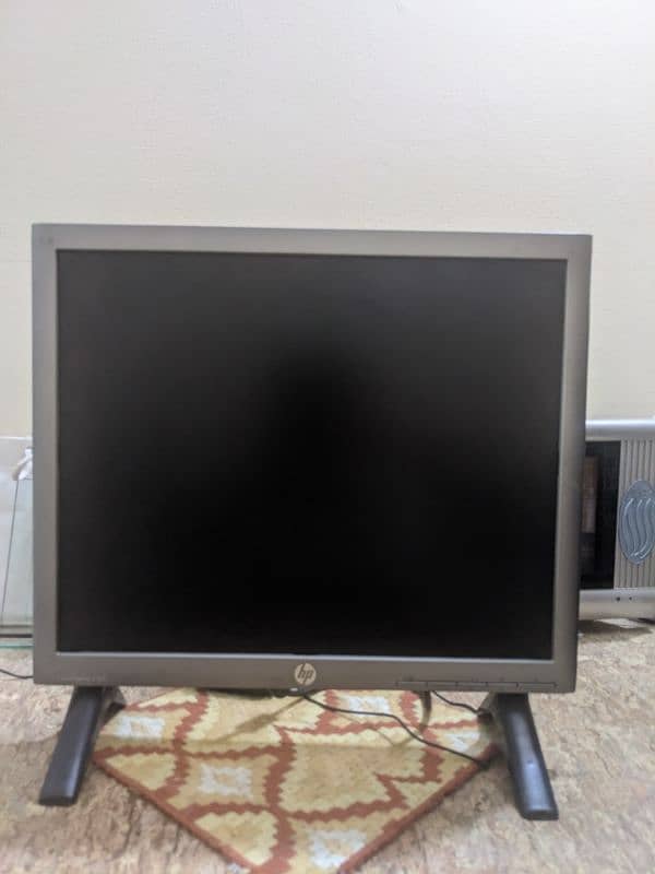 Budget Gaming PC | Core i3 3rd Gen | Full Setup with Monitor & GPU 4