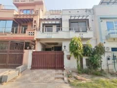 Get A Prime Location 5 Marla House For sale In Tariq Gardens - Block B