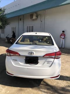 Yaris full option in manual