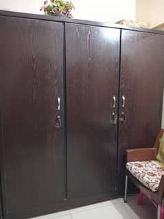 4 door cupboard+ Chester
