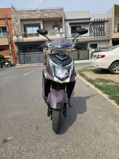 YJ Azaadi Model E-Scootee
