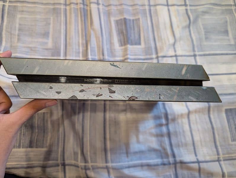 PS4 FAT | 2 CONTROLLERS | 2 GAMES | READ DESCRIPTION 3