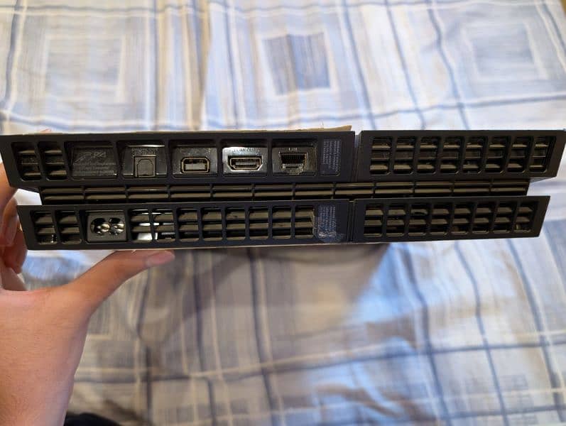 PS4 FAT | 2 CONTROLLERS | 2 GAMES | READ DESCRIPTION 4