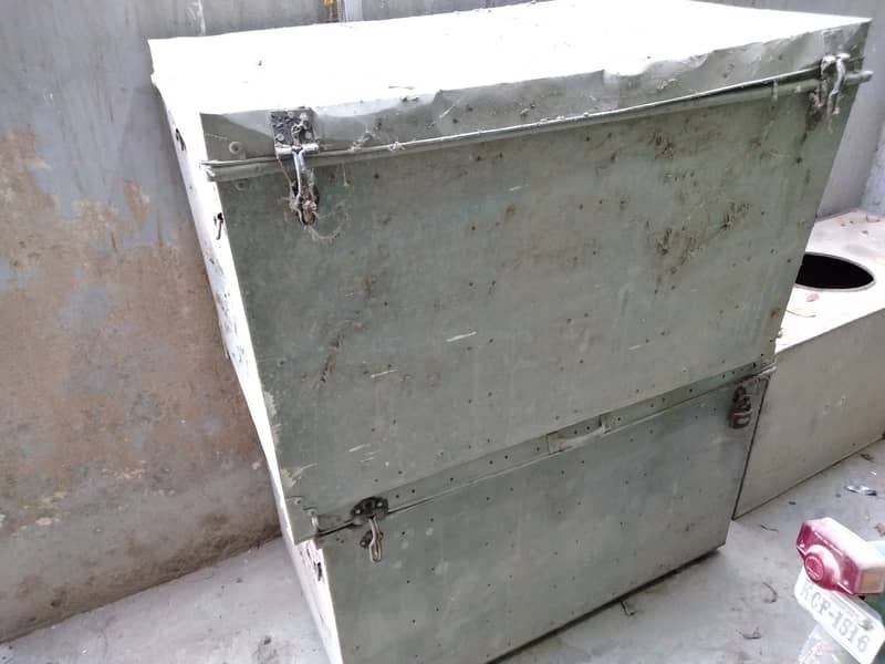Used Iron Trunks 0