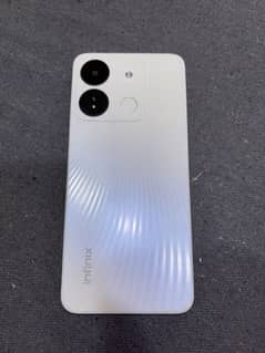 Sirf side sy thora sa screen ka glass thoota ha baki sab kuch perfect