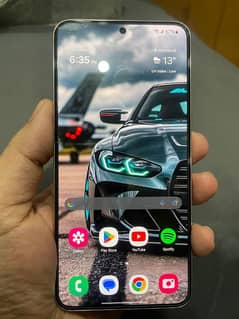Samsung Galaxy S22 with box