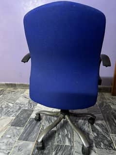 OFFICE TABLE WITH SOCKETS OF ALL TYPES AND 3 chairs