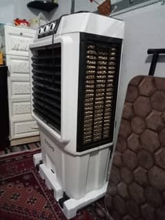 Air coller with ice box. unused