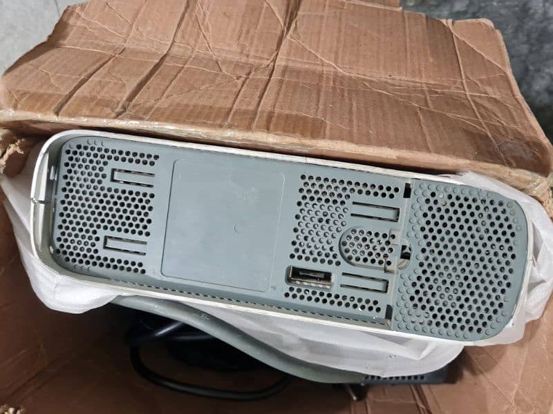 xbox 360 with 2 controller in lahore 2