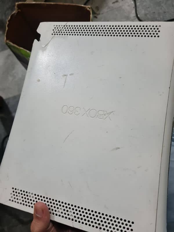xbox 360 with 2 controller in lahore 3