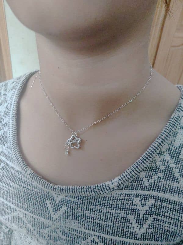 locket with chain 1
