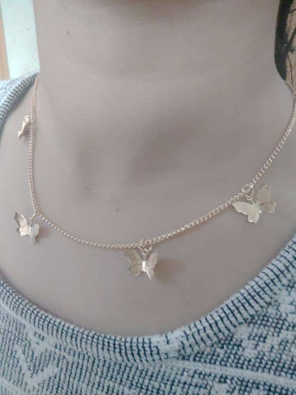 locket with chain 4