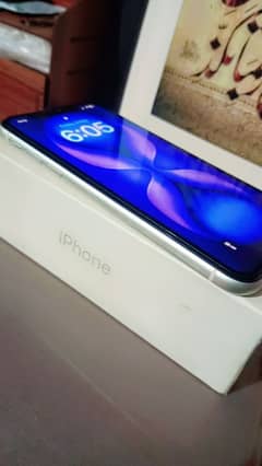 iPhone 11 64GB (Zong Sim Working) 10/10