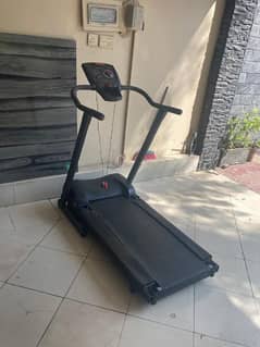 Green Master treadmill 1.25HP, 100KG capacity, good condition, ISB