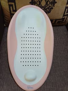 Original Tennies bathing tub
