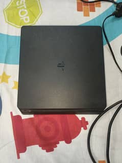 PS4  FOR SALE IN NEW CONDITION